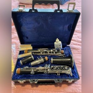 Boosey & Hawkes Clarinet- great condition!